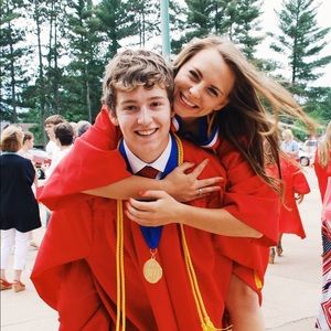 Meet your Posher, Mia